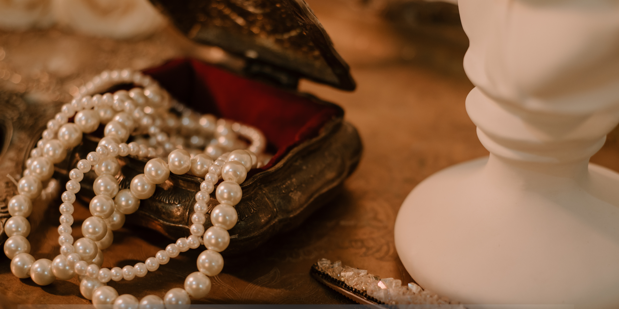 ⁠Female accessories