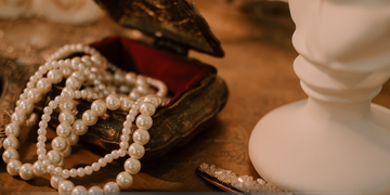 ⁠Female accessories